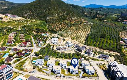 Ege Mahallesi'nde Özel Havuzlu 4+1 Müstakil Villa