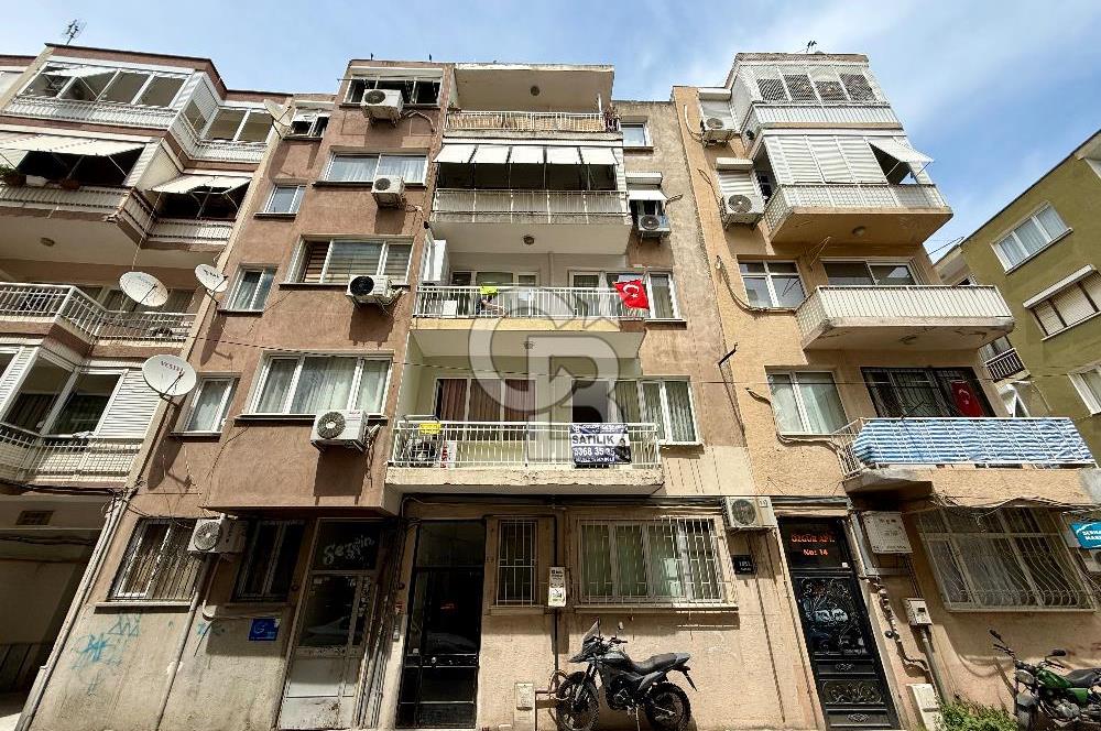 Karşıyaka Tersane'de Sahile 2 dk. Yürüme  Satılık 2+1 Daire
