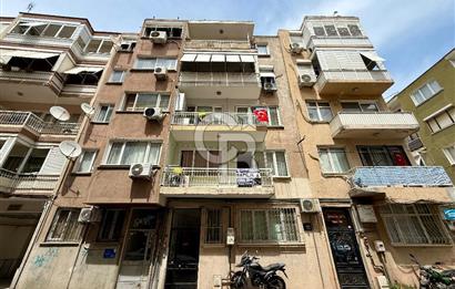 Karşıyaka Tersane'de Sahile 2 dk. Yürüme  Satılık 2+1 Daire