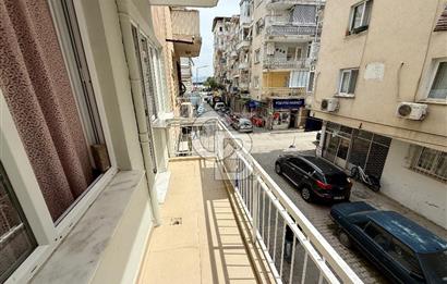 Karşıyaka Tersane'de Sahile 2 dk. Yürüme  Satılık 2+1 Daire