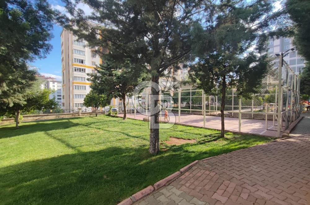 COLDWELL BANKER'DEN HÜRRİYET MAHALLESİNDE GENİŞ SATILIK 4+1