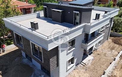 ÇANAKKALE DARDANOS’TA BOĞAZ MANZARALI SATILIK 2+1 VİLLA