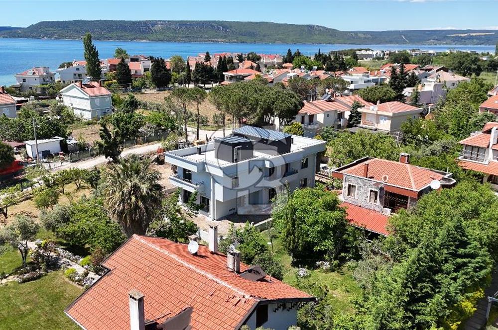 ÇANAKKALE DARDANOS’TA BOĞAZ MANZARALI SATILIK 2+1 VİLLA