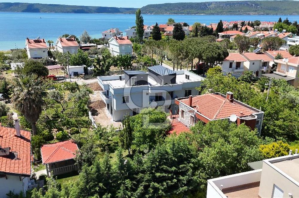 ÇANAKKALE DARDANOS’TA BOĞAZ MANZARALI SATILIK 2+1 VİLLA
