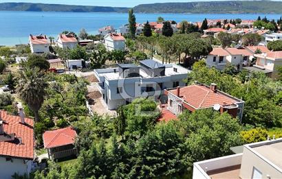 ÇANAKKALE DARDANOS’TA BOĞAZ MANZARALI SATILIK 2+1 VİLLA