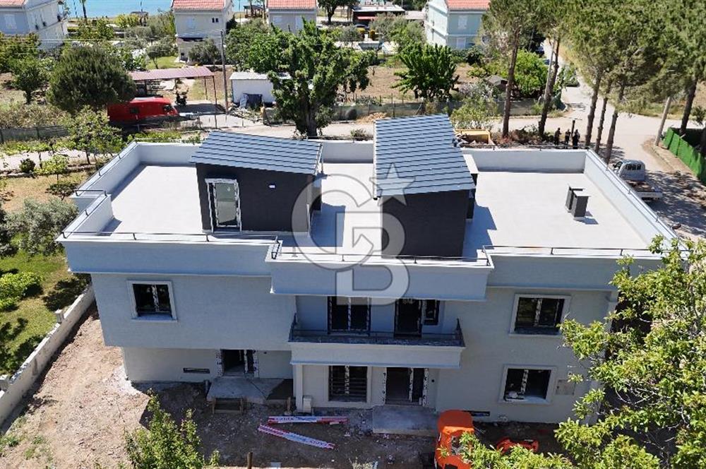 ÇANAKKALE DARDANOS’TA BOĞAZ MANZARALI SATILIK 2+1 VİLLA