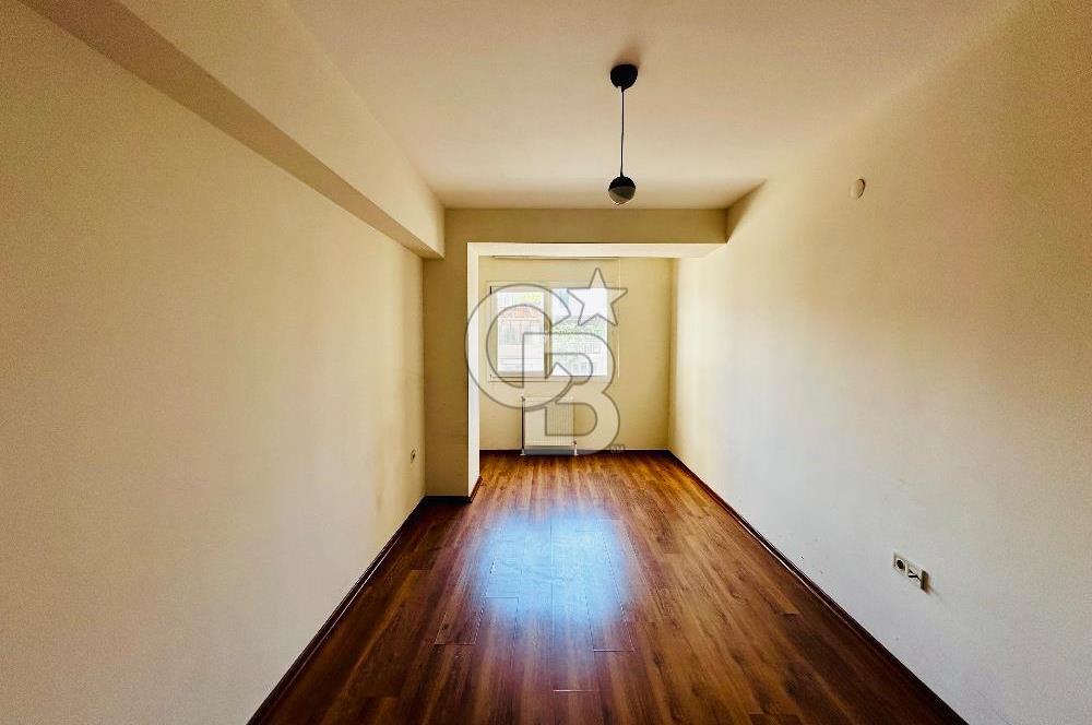 Bornova Yeşilova Üniversite Yakını  Satılık 2+1 Arakat Daire 