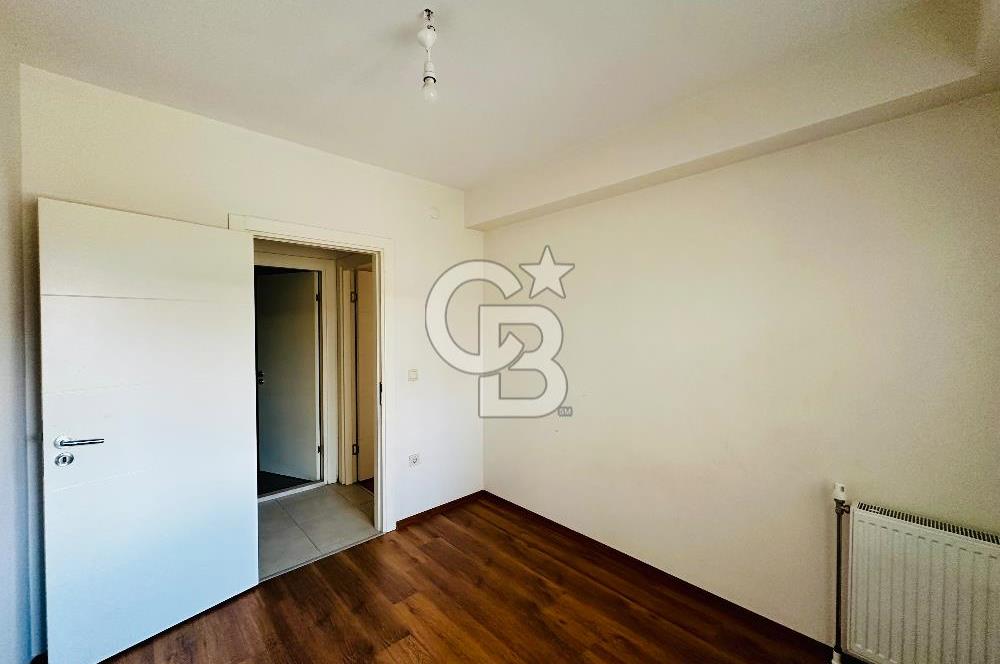 Bornova Yeşilova Üniversite Yakını  Satılık 2+1 Arakat Daire 
