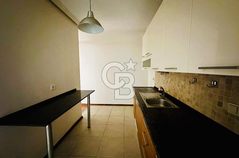 Bornova Yeşilova Üniversite Yakını  Satılık 2+1 Arakat Daire 