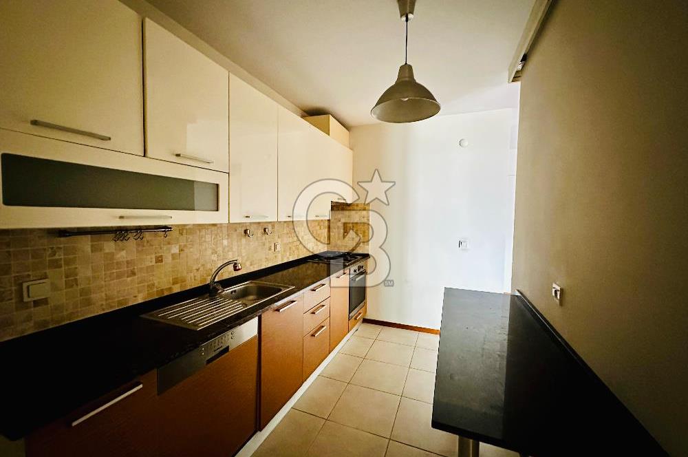 Bornova Yeşilova Üniversite Yakını  Satılık 2+1 Arakat Daire 