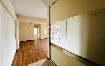 Bornova Yeşilova Üniversite Yakını  Satılık 2+1 Arakat Daire 