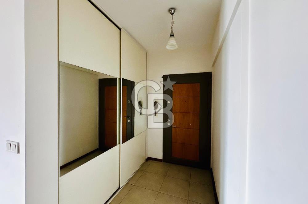Bornova Yeşilova Üniversite Yakını  Satılık 2+1 Arakat Daire 