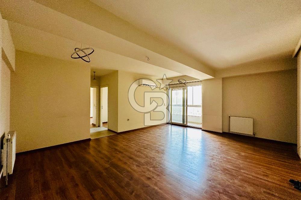 Bornova Yeşilova Üniversite Yakını  Satılık 2+1 Arakat Daire 