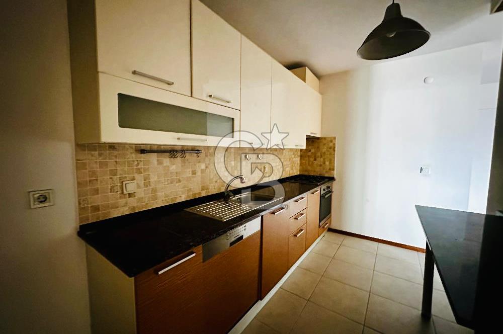 Bornova Yeşilova Üniversite Yakını  Satılık 2+1 Arakat Daire 