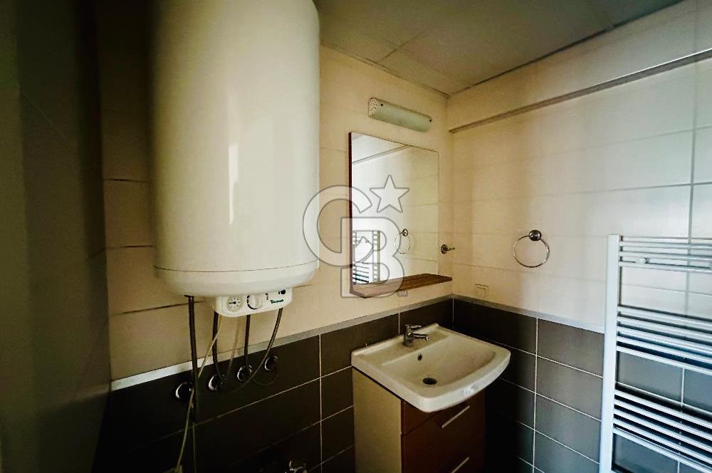 Bornova Yeşilova Üniversite Yakını  Satılık 2+1 Arakat Daire 