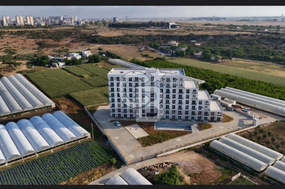 ANTALYA LARA PARKTA HAVALİMANI YANI HAVUZLU BALKONLU SIFIR DAİRE