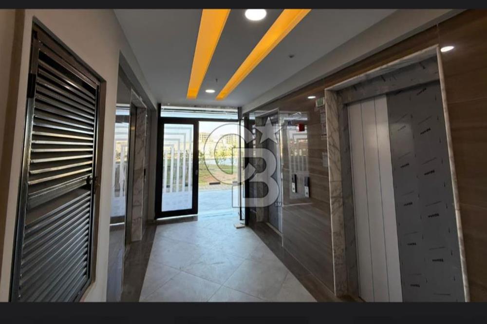 ANTALYA LARA PARKTA HAVALİMANI YANI HAVUZLU BALKONLU SIFIR DAİRE