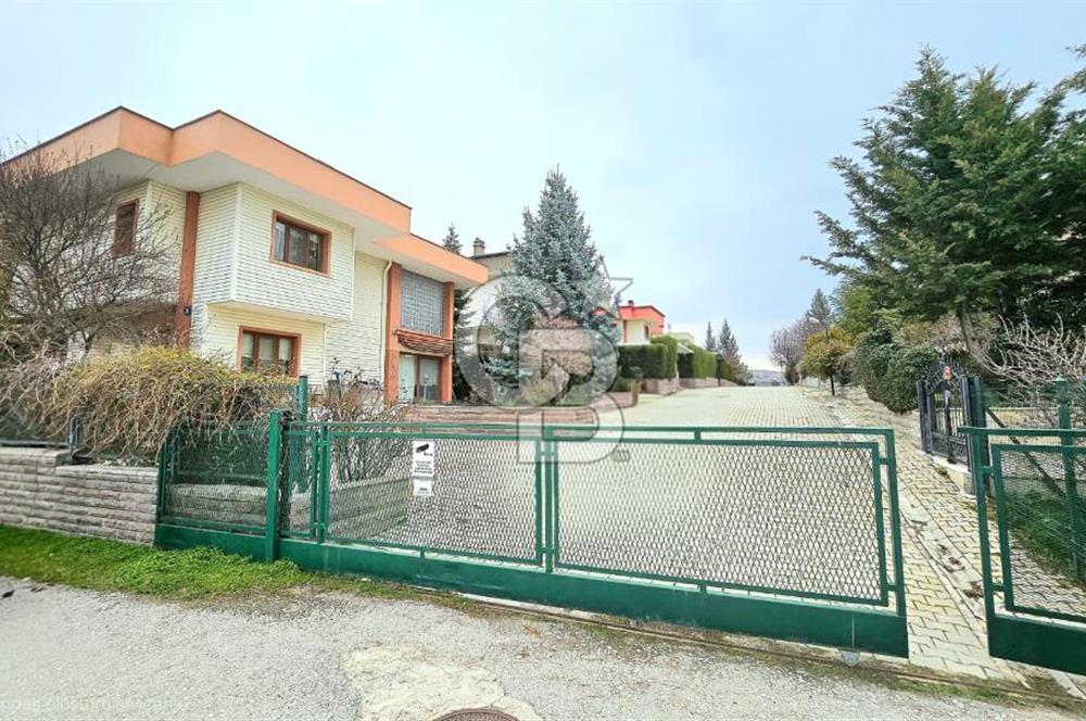 ŞEHİTALİ SEKİZ EV SİTESİNDE KÖŞE PARSELDE BAKIMLI YAPILI 4+2