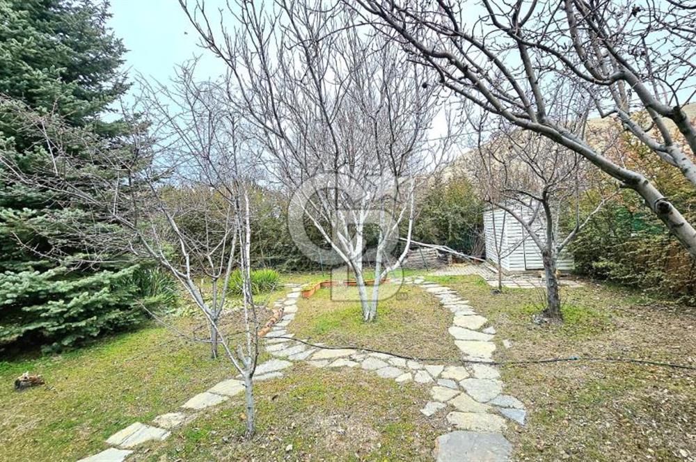 ŞEHİTALİ SEKİZ EV SİTESİNDE KÖŞE PARSELDE BAKIMLI YAPILI 4+2