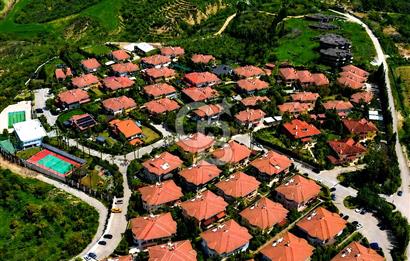 Çukurova Kabasakalda Satılık Lüks Bahçe Tripleks Villa