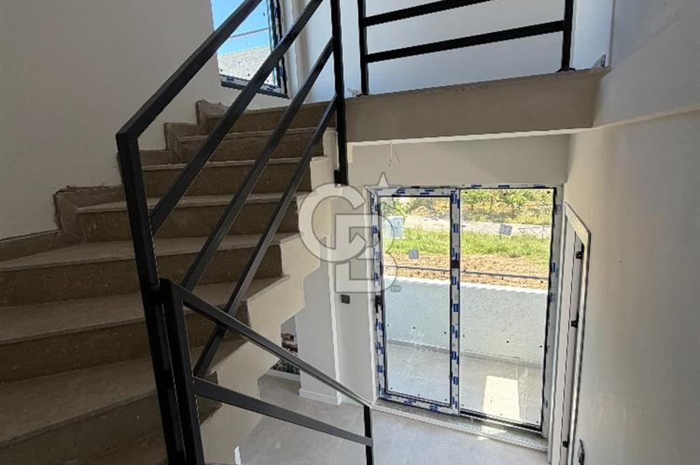 ÇANAKKALE DARDANOS’TA BOĞAZ MANZARALI SATILIK 2+1 VİLLA