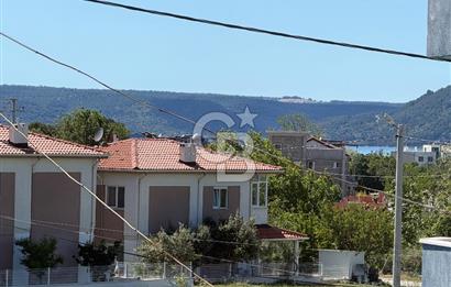 ÇANAKKALE DARDANOS’TA BOĞAZ MANZARALI SATILIK 2+1 VİLLA