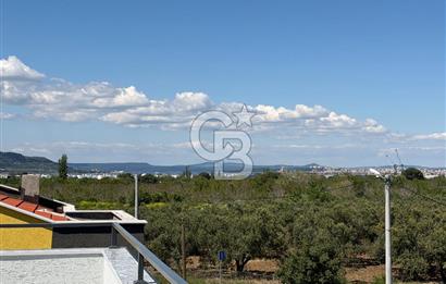ÇANAKKALE DARDANOS’TA BOĞAZ MANZARALI SATILIK 2+1 VİLLA
