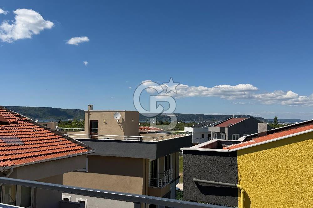 ÇANAKKALE DARDANOS’TA BOĞAZ MANZARALI SATILIK 2+1 VİLLA