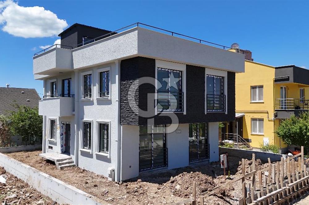ÇANAKKALE DARDANOS’TA BOĞAZ MANZARALI SATILIK 2+1 VİLLA