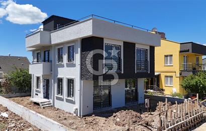 ÇANAKKALE DARDANOS’TA BOĞAZ MANZARALI SATILIK 2+1 VİLLA
