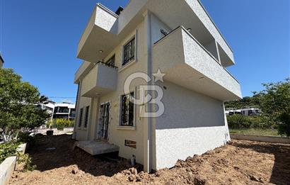 ÇANAKKALE DARDANOS’TA BOĞAZ MANZARALI SATILIK 2+1 VİLLA