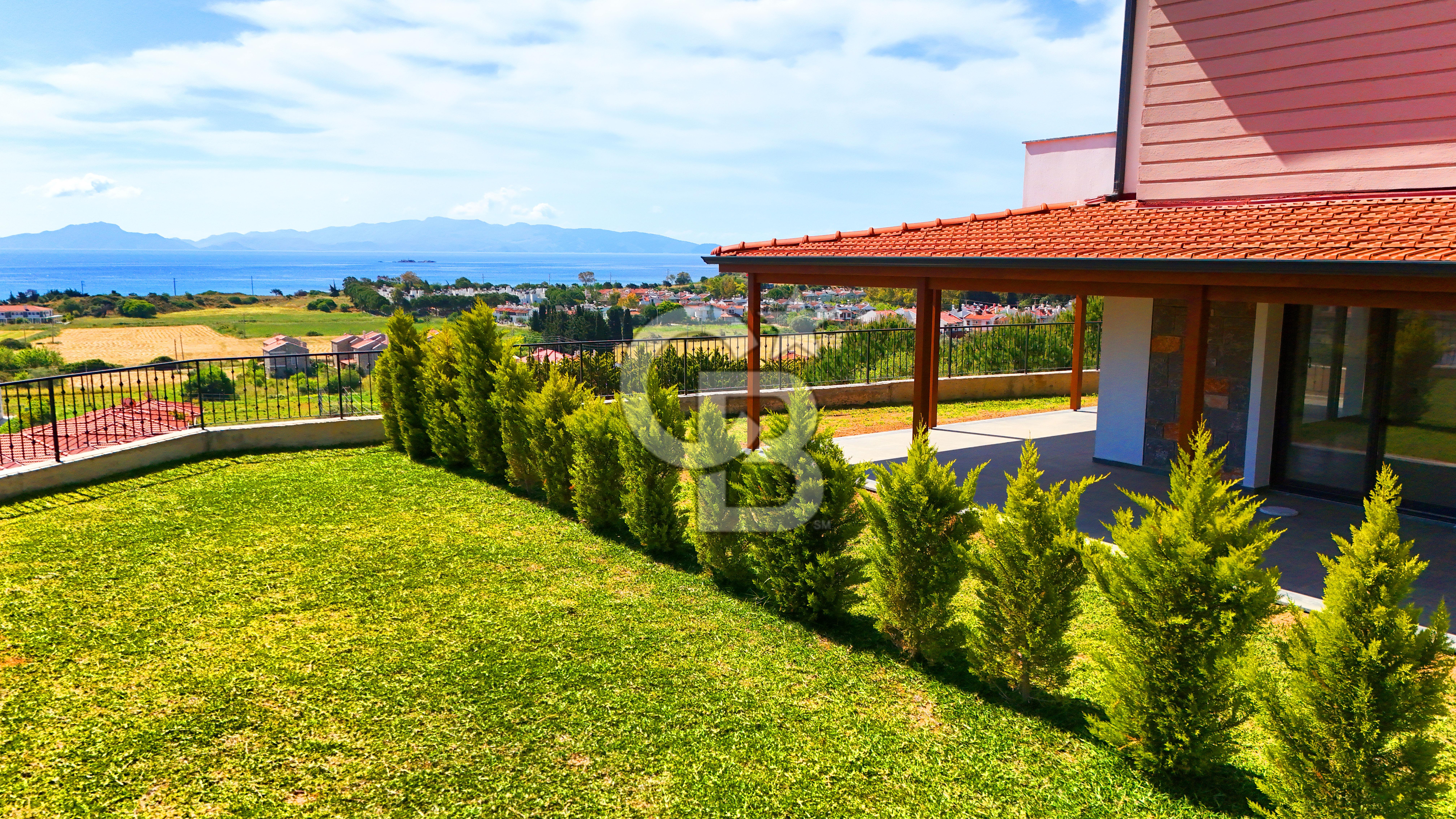 Datça Burgaz'da Panoramik Deniz Manzaralı 6+2 Villa