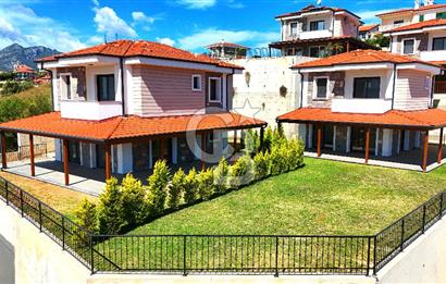 Datça Burgaz'da Panoramik Deniz Manzaralı 6+2 Villa