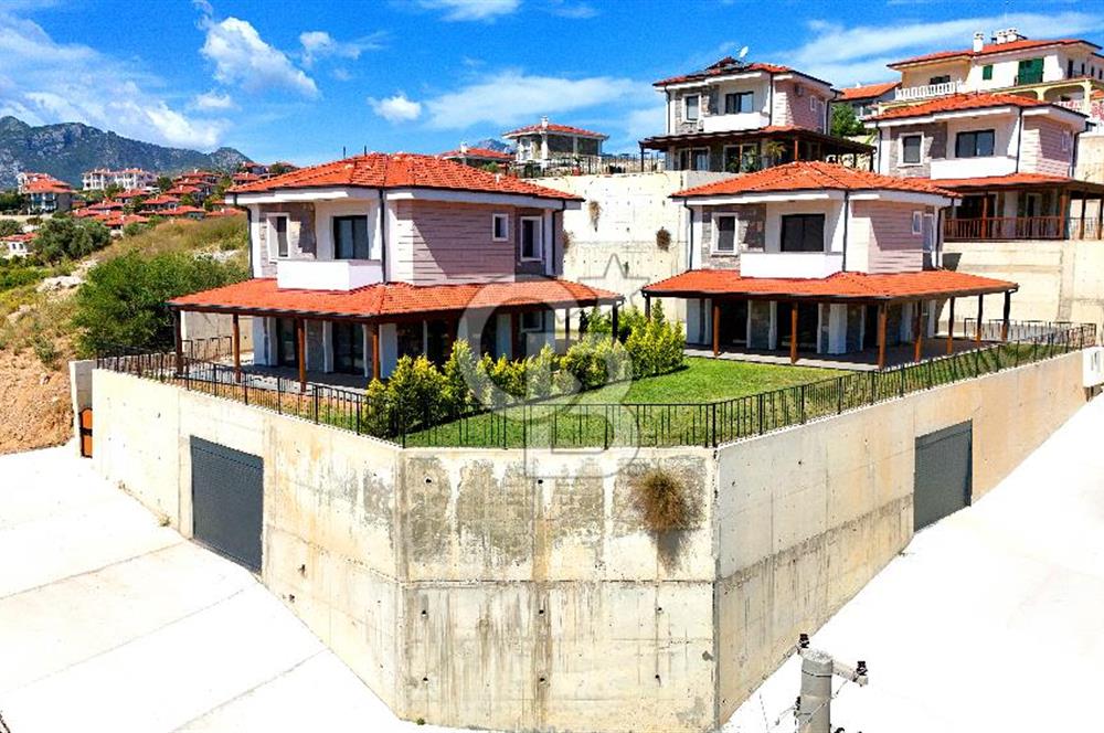 Datça Burgaz'da Panoramik Deniz Manzaralı 6+2 Villa