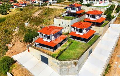 Datça Burgaz'da Panoramik Deniz Manzaralı 6+2 Villa