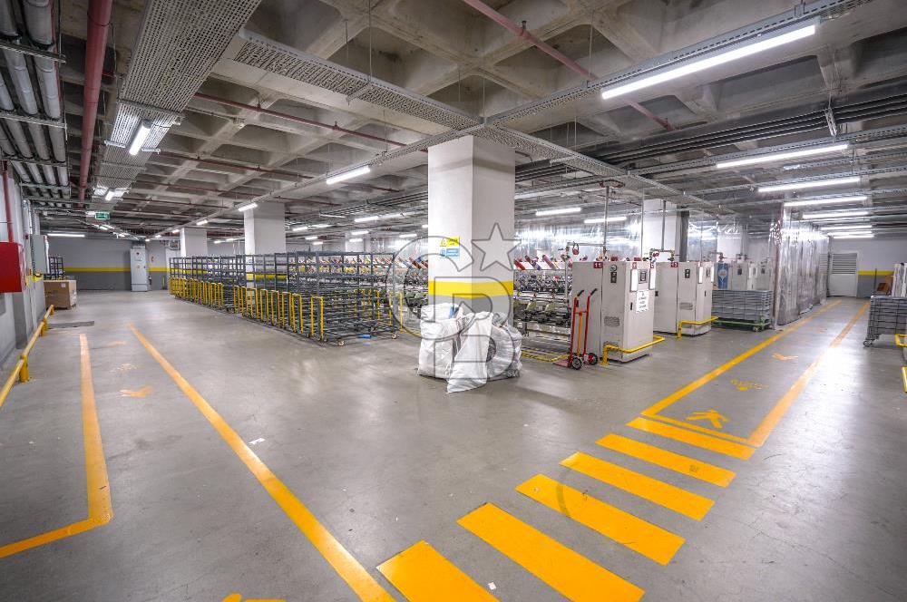 Esenyurt Akçaburgaz'da Satılık 15.775 Fabrika - Depo