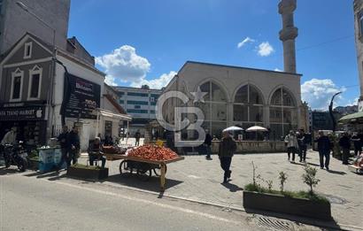 Ordu Merkezde Orta Caminin Karşısında 4 Katlı Komple Satılık Bina!