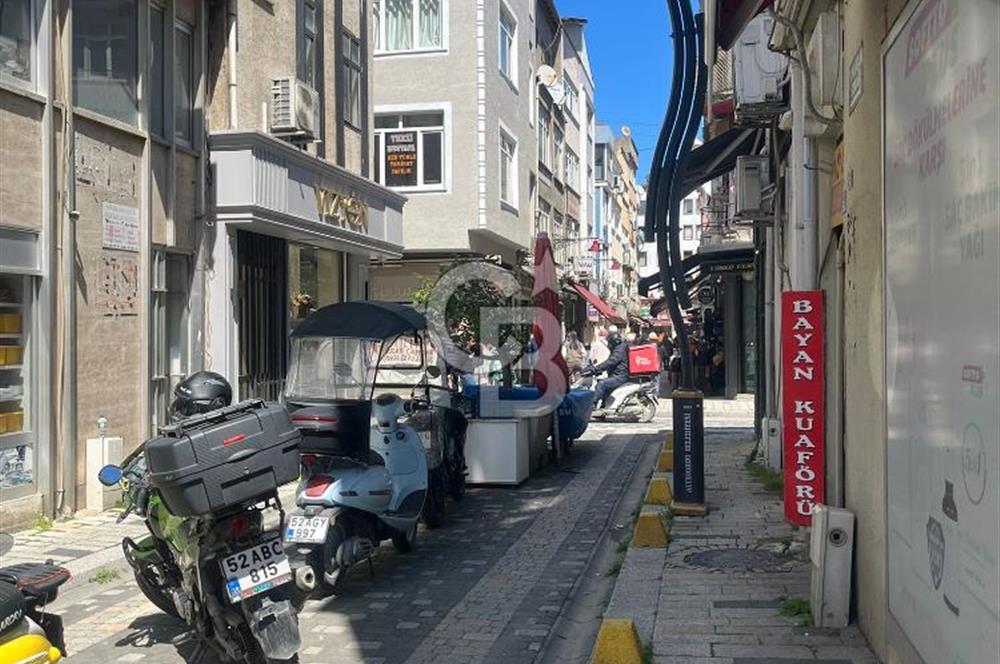 Ordu Merkezde Orta Caminin Karşısında 4 Katlı Komple Satılık Bina!
