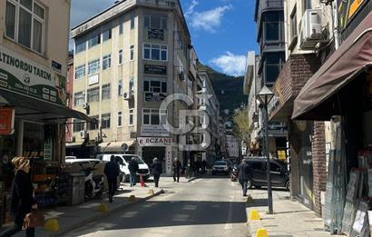 Ordu Merkezde Orta Caminin Karşısında 4 Katlı Komple Satılık Bina!