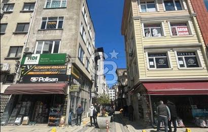Ordu Merkezde Orta Caminin Karşısında 4 Katlı Komple Satılık Bina!