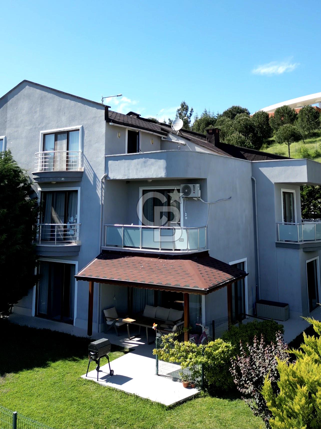 Mudanya Çağrışan'da Merkezi Konumda Geniş Bahçeli 5+1 Villa