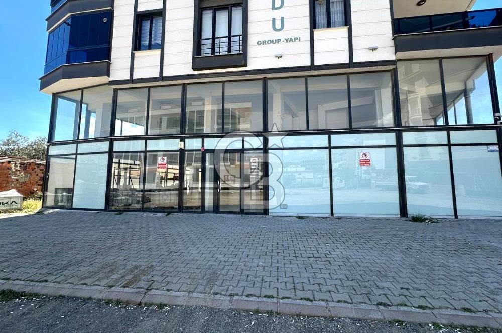KADIKÖY'DE SATILIK DÜKKAN 
