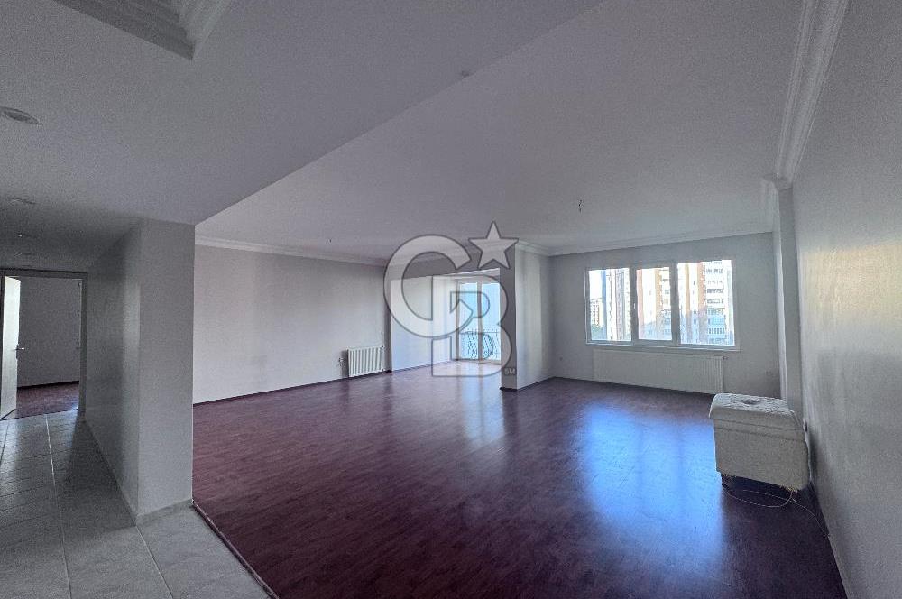 Beylikdüzü Gürpınar Yeşilkent 2 Sitesinde 6. Katta 3+1 Satılık Daire