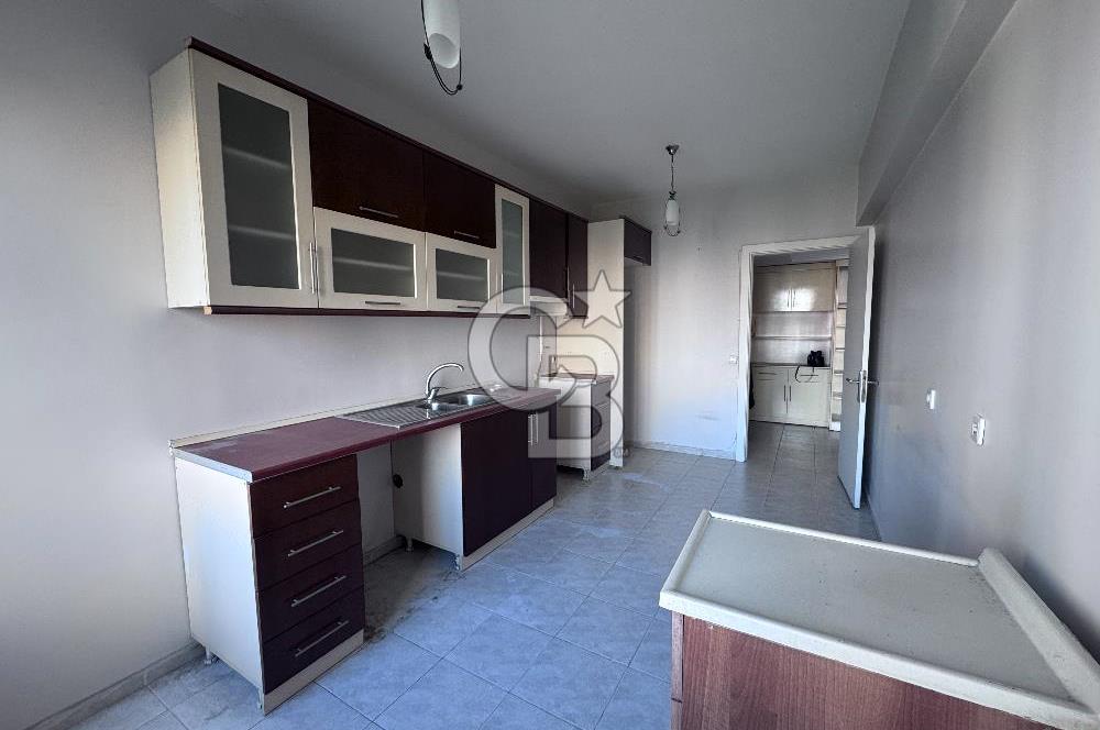 Beylikdüzü Gürpınar Yeşilkent 2 Sitesinde 6. Katta 3+1 Satılık Daire