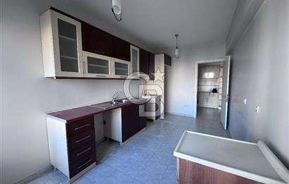 Beylikdüzü Gürpınar Yeşilkent 2 Sitesinde 6. Katta 3+1 Satılık Daire