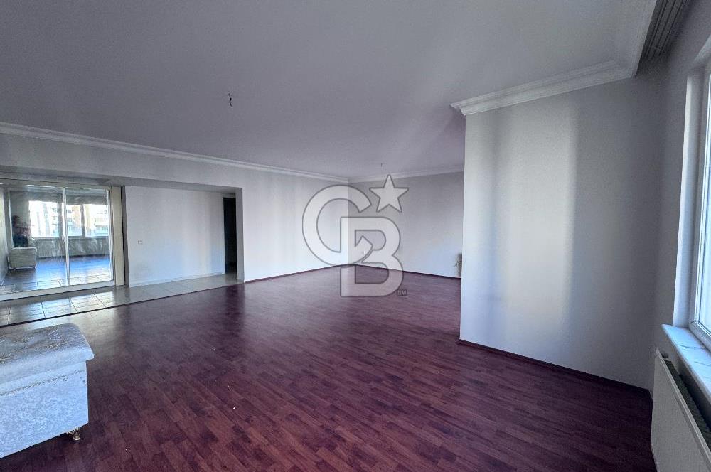 Beylikdüzü Gürpınar Yeşilkent 2 Sitesinde 6. Katta 3+1 Satılık Daire