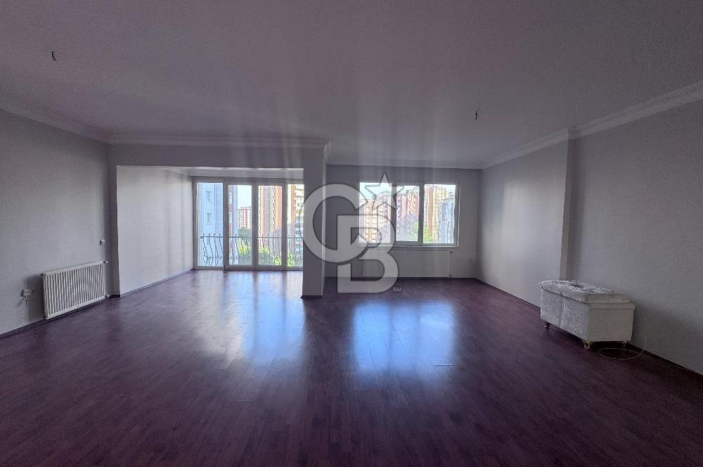 Beylikdüzü Gürpınar Yeşilkent 2 Sitesinde 6. Katta 3+1 Satılık Daire