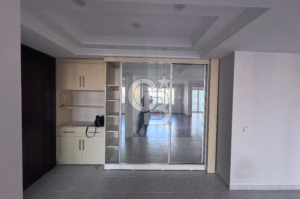 Beylikdüzü Gürpınar Yeşilkent 2 Sitesinde 6. Katta 3+1 Satılık Daire