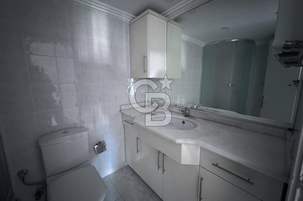 Beylikdüzü Gürpınar Yeşilkent 2 Sitesinde 6. Katta 3+1 Satılık Daire