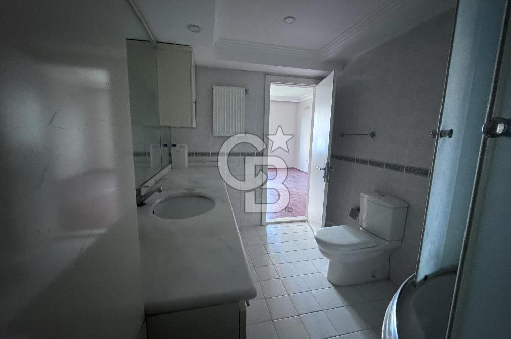 Beylikdüzü Gürpınar Yeşilkent 2 Sitesinde 6. Katta 3+1 Satılık Daire